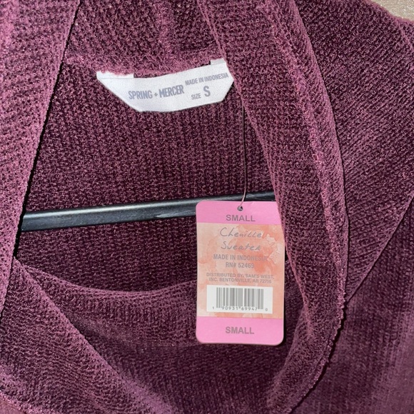 NWT.  Women’s oversized fall cowl neck sweater.  Size small. - Picture 4 of 5